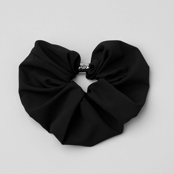 New Auth Alo Yoga Bead It Oversized Scrunchie NWT - Black - Picture 2 of 4